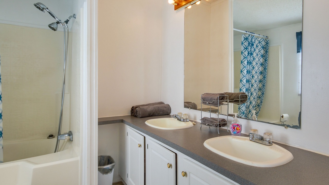 Photo of Bathroom in Hollands Landing