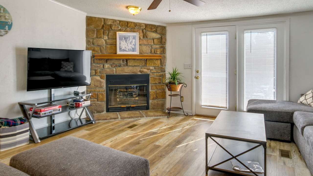 Photo of Livingroom in Hollands Landing