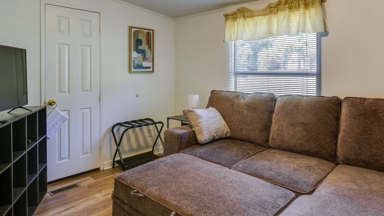 Photo of Livingroom in Hollands Landing