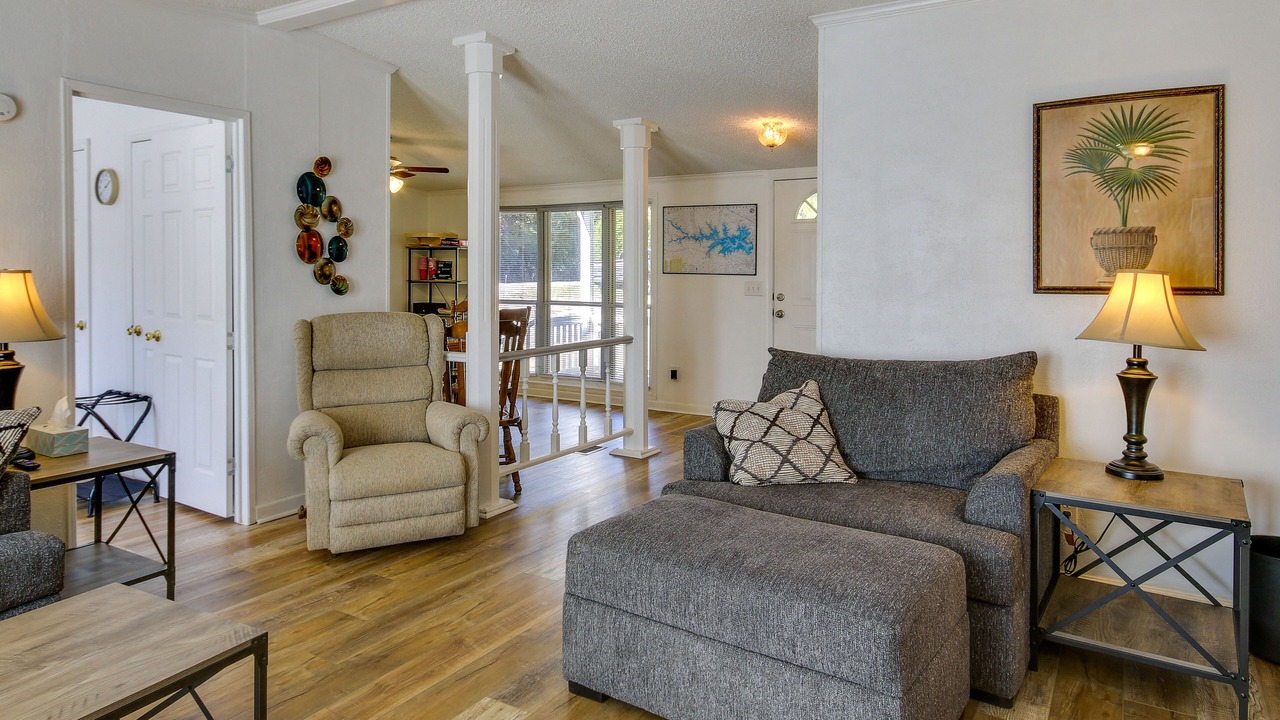 Photo of Livingroom in Hollands Landing
