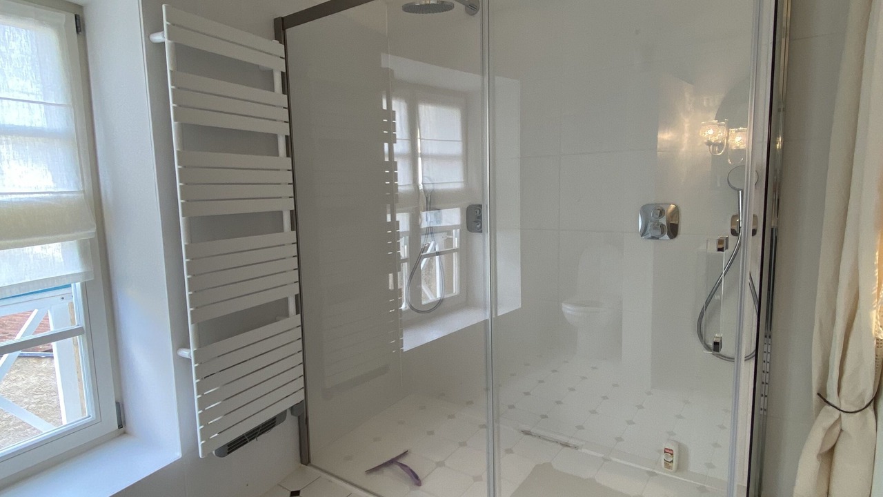 Photo of Bathroom in Lessy