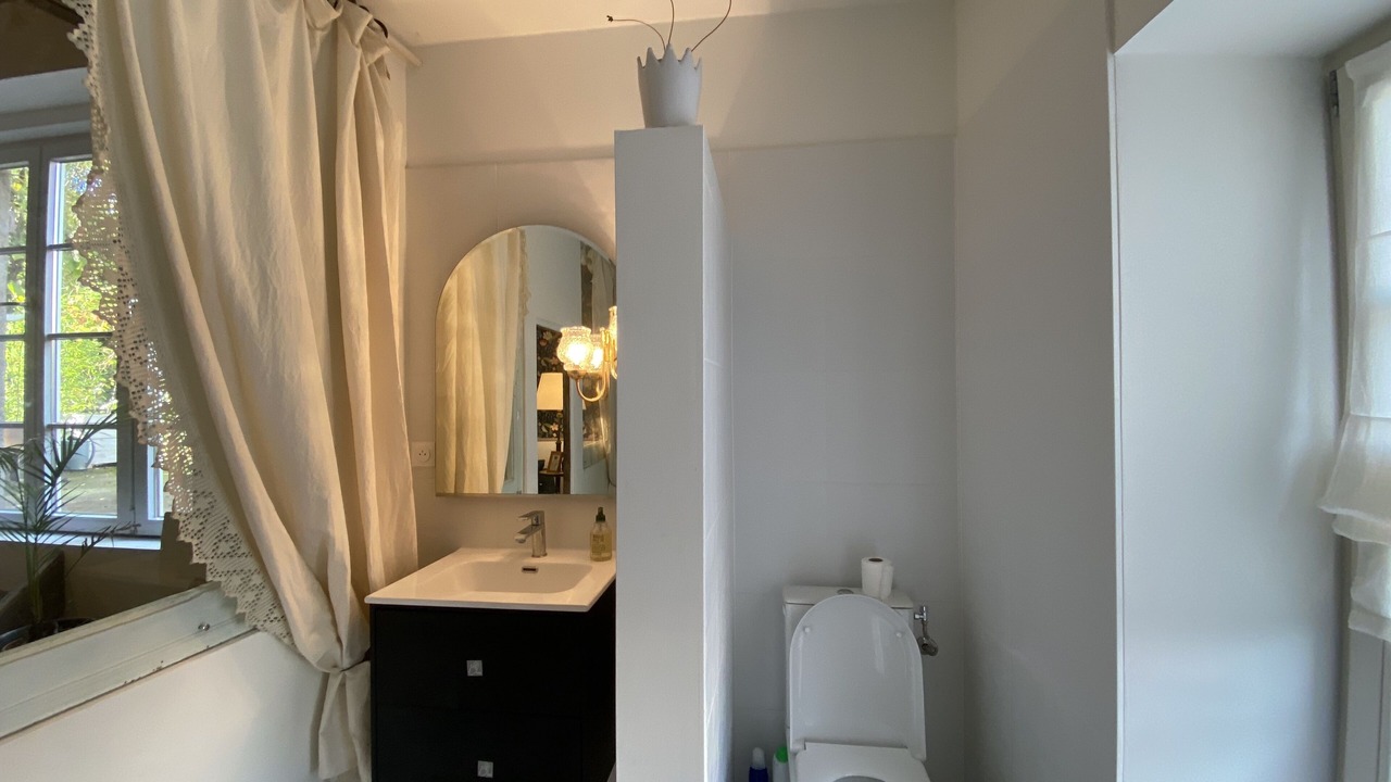 Photo of Bathroom in Lessy