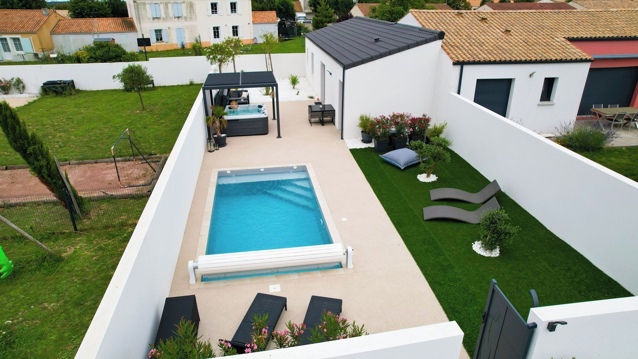 Photo of Outdoor in Courcon