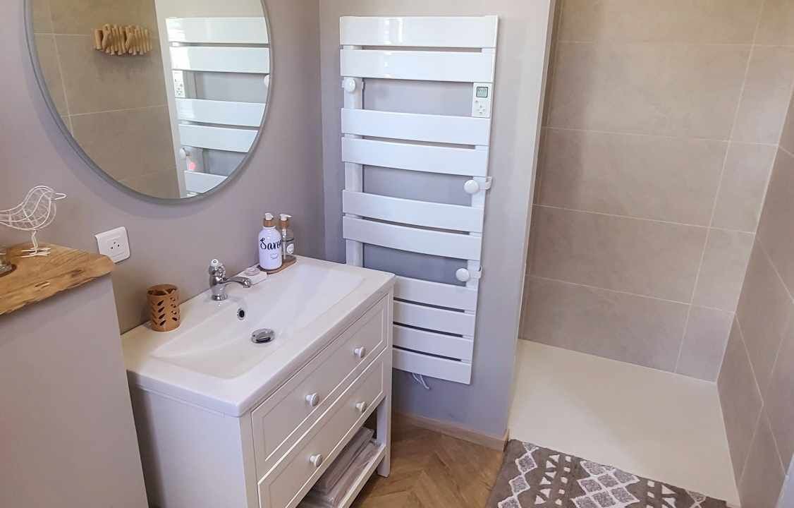 Photo of Bathroom in Courcon