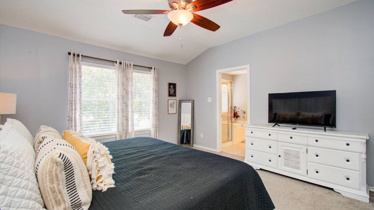 Photo of Bedroom in Dickinson
