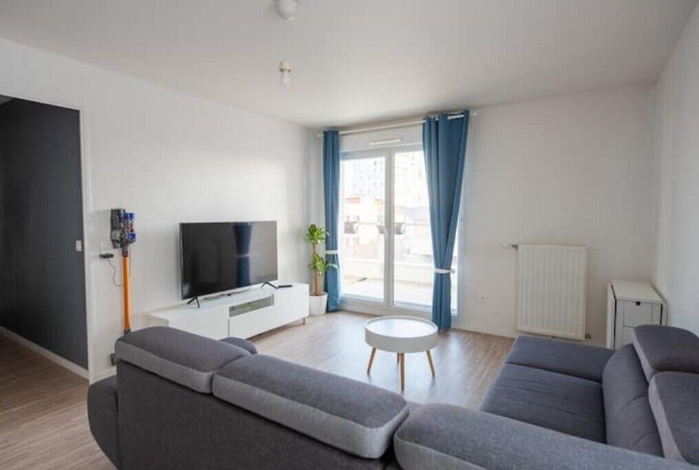 Photo of Livingroom in Center