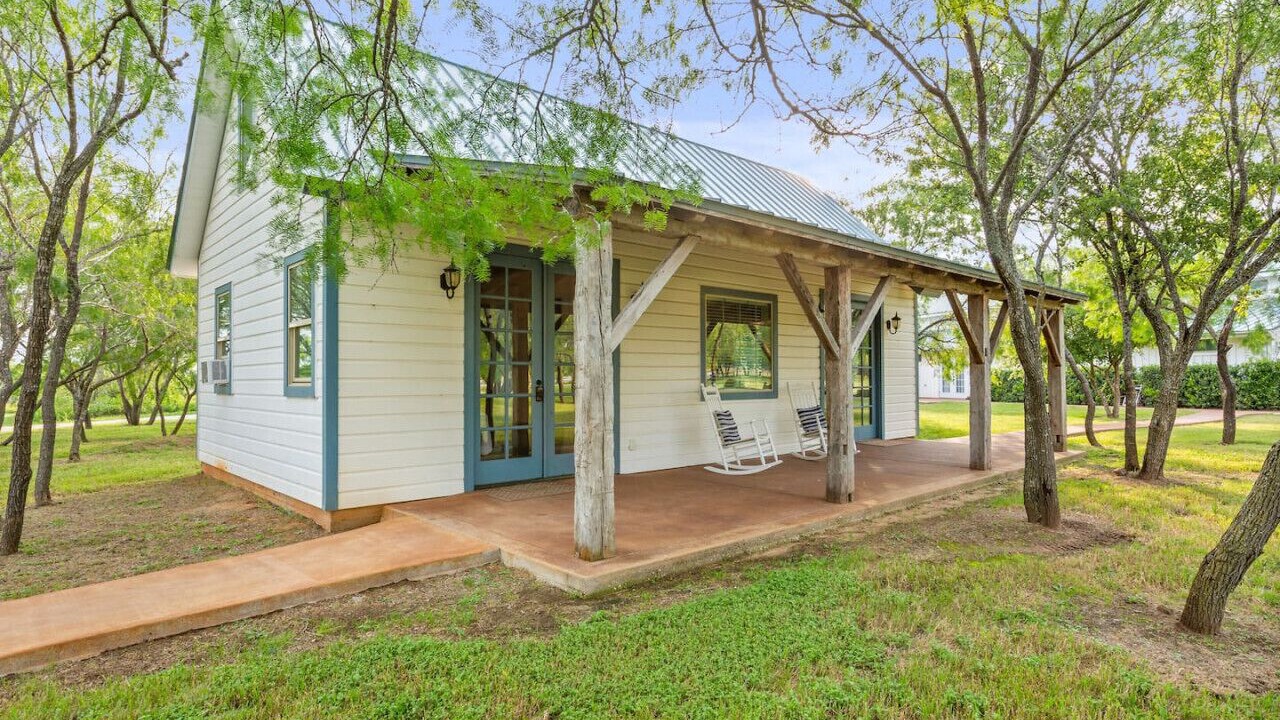 Photo of Outdoor in Lacy-Lakeview