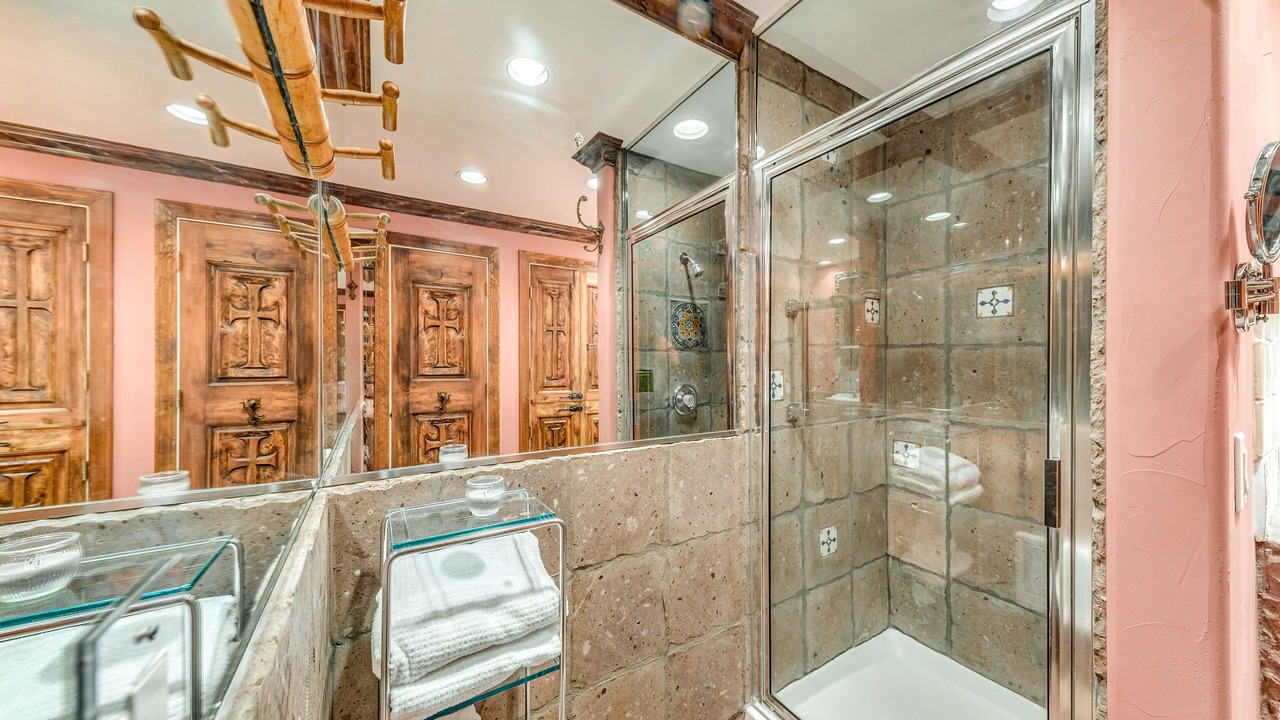 Photo of Bathroom in Cloudcroft