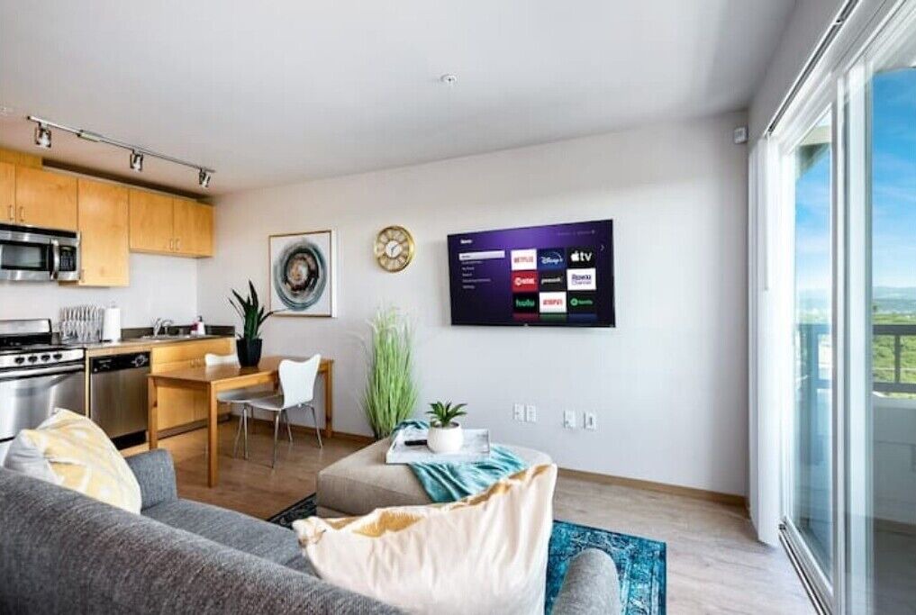 Photo of Livingroom in North Beacon Hill