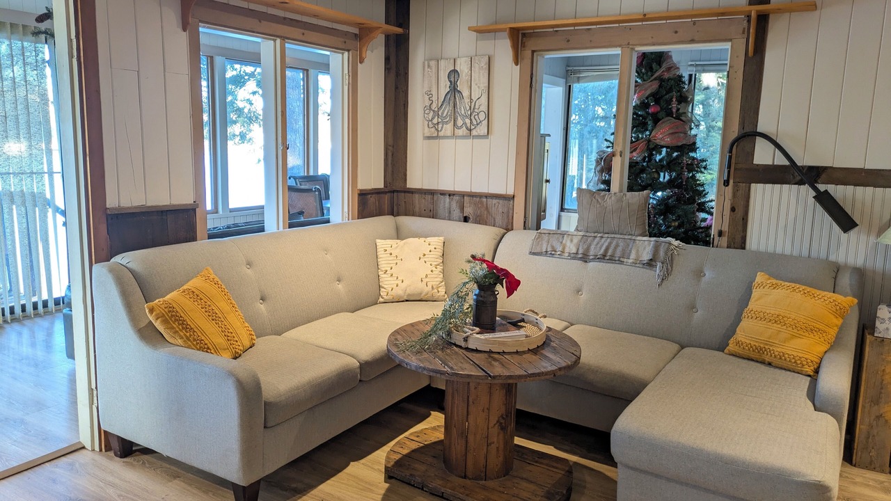 Photo of Livingroom in Bracebridge