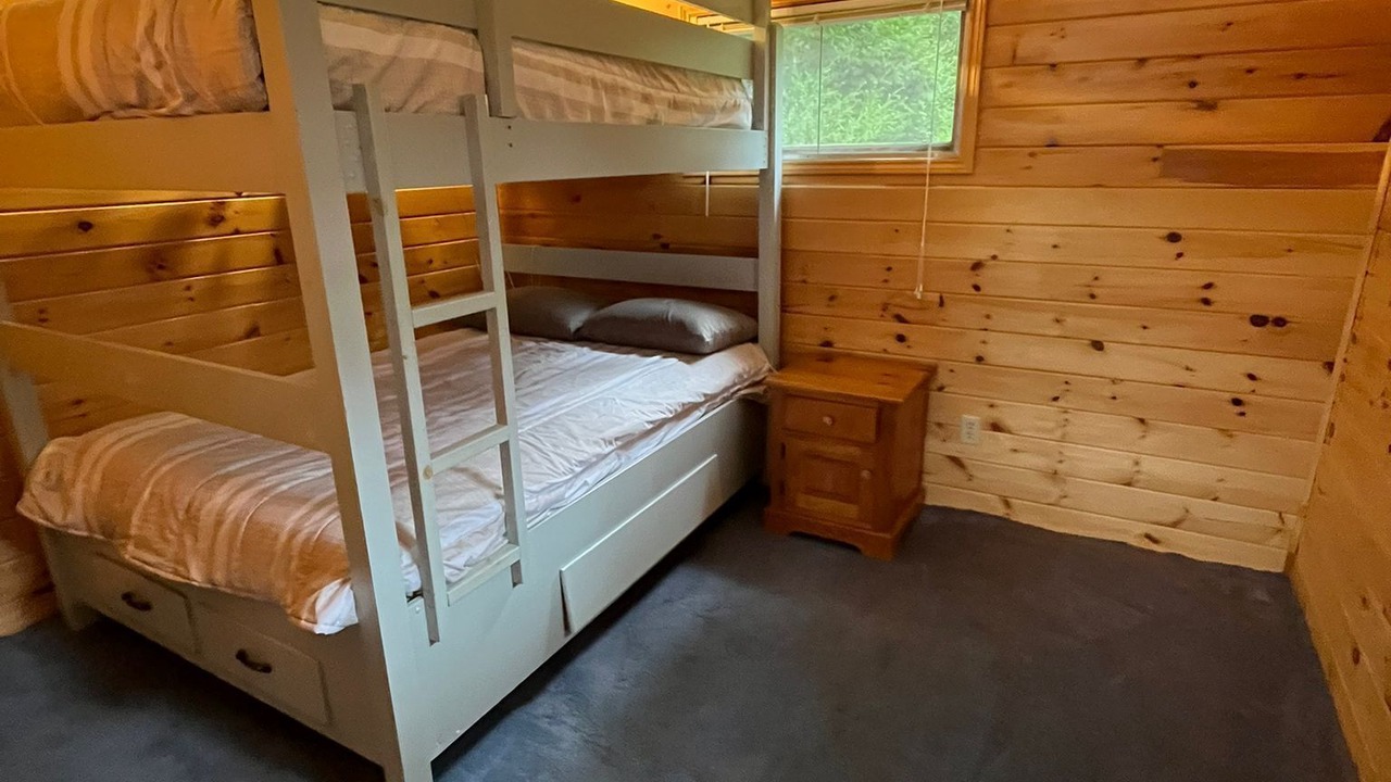 Photo of Bedroom in Bracebridge
