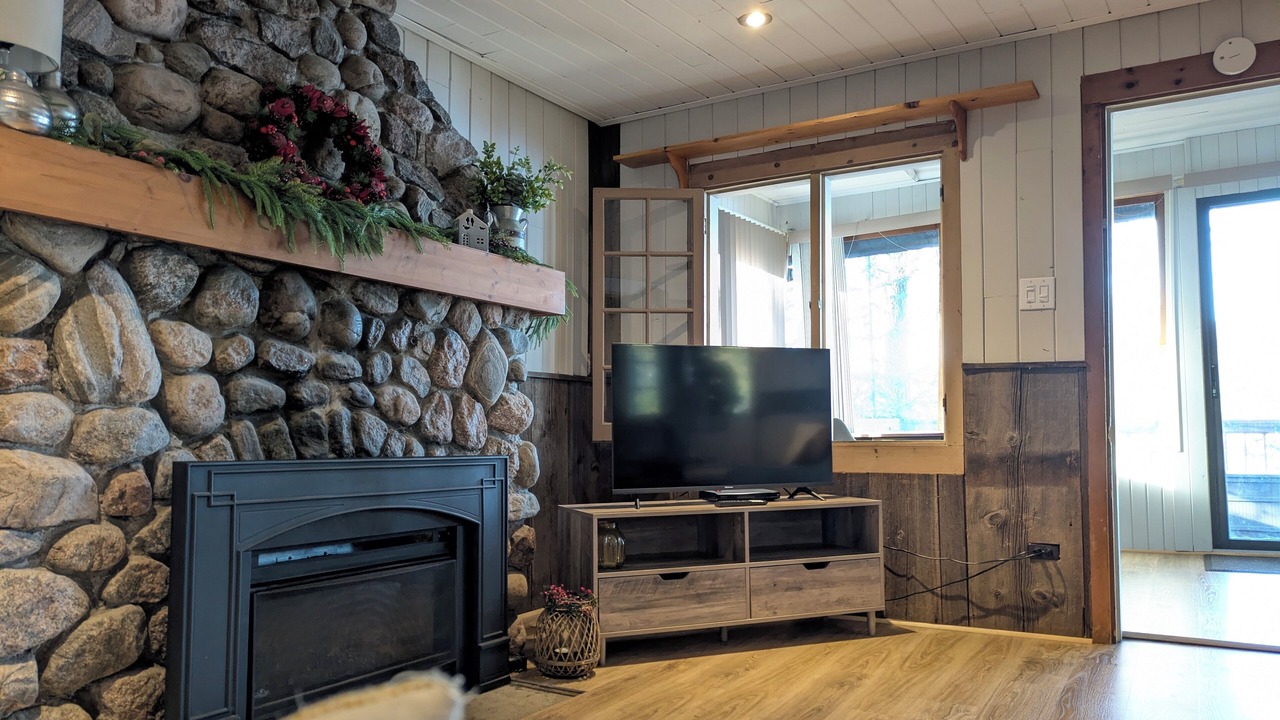 Photo of Livingroom in Bracebridge