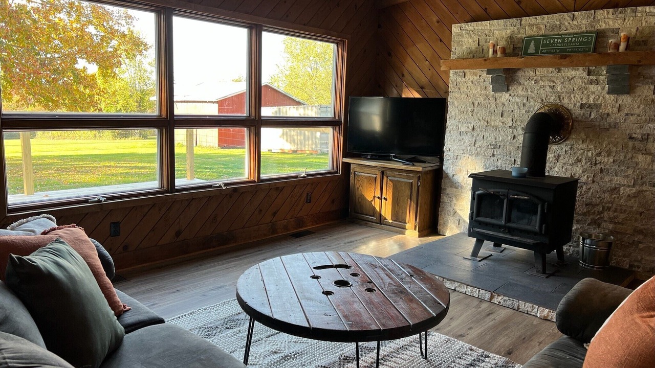 Photo of Livingroom in White