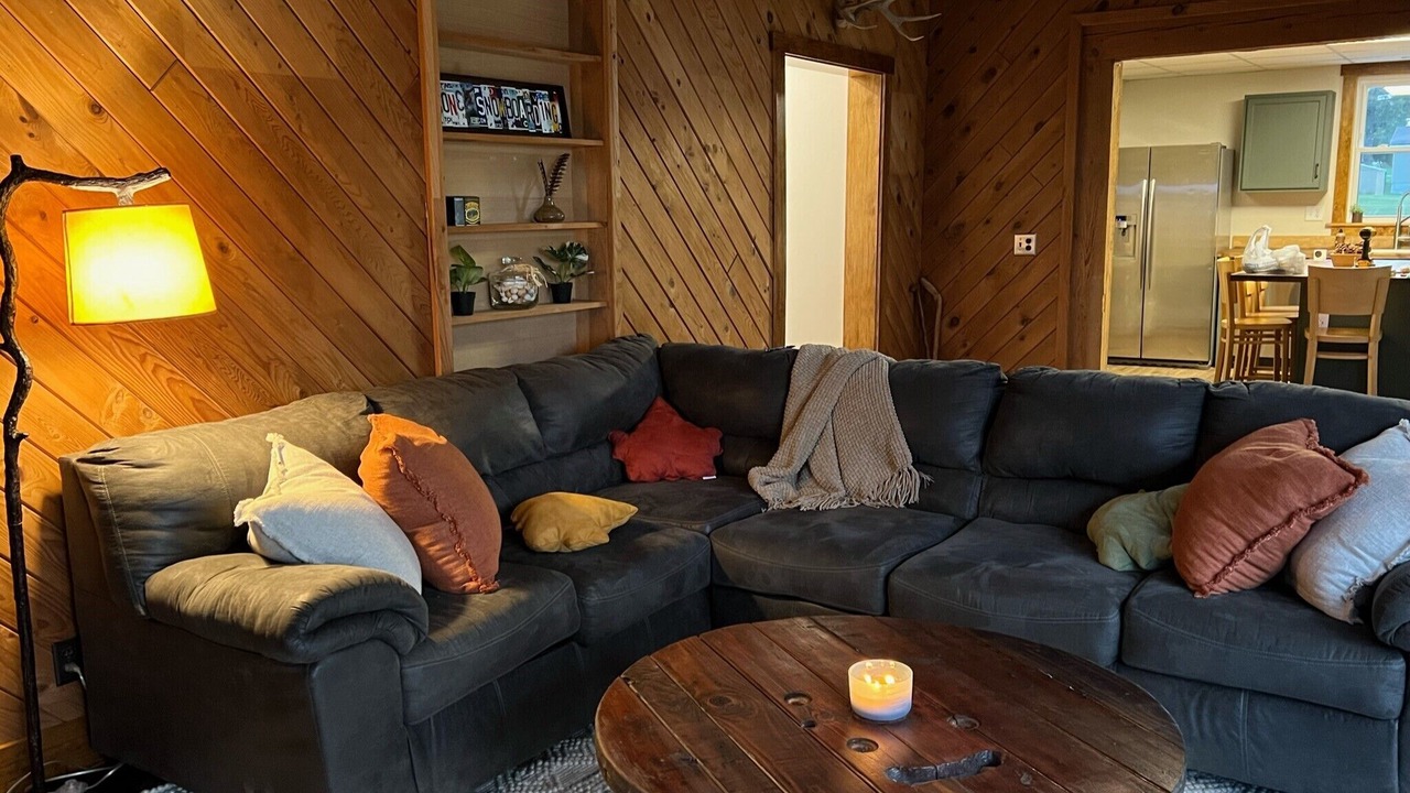 Photo of Livingroom in White