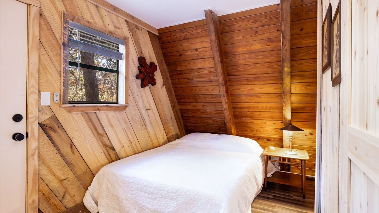Photo of Bedroom in Demorest