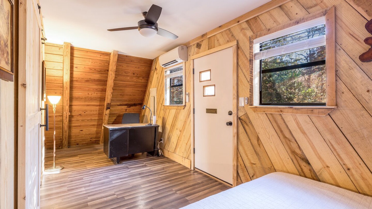 Photo of Bedroom in Demorest