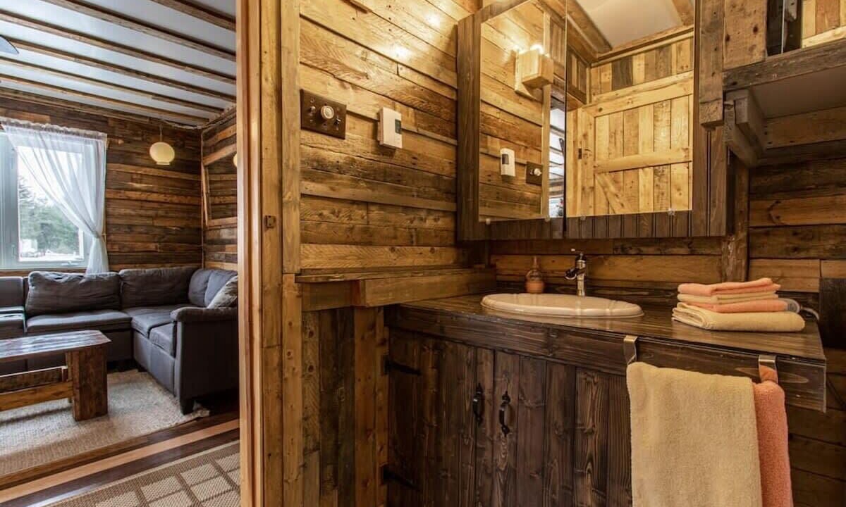 Photo of Bathroom in Notre-Dame-de-Lourdes