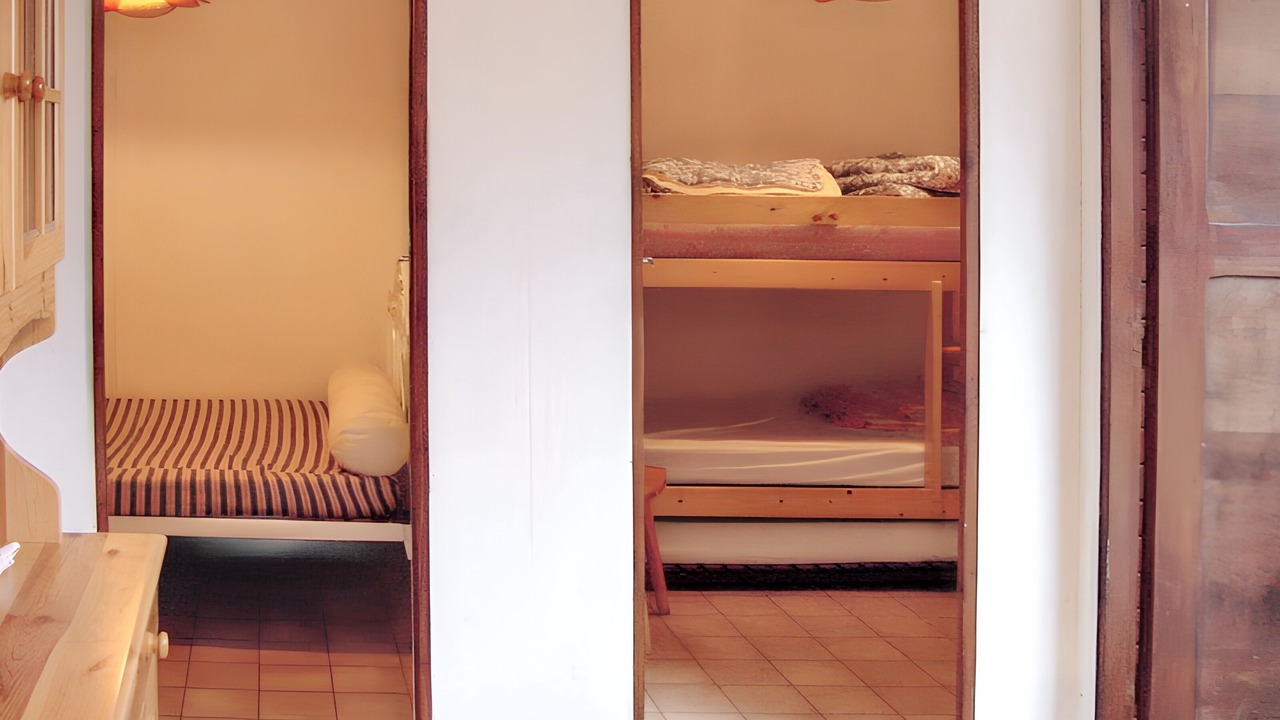 Photo of Others in Escaro