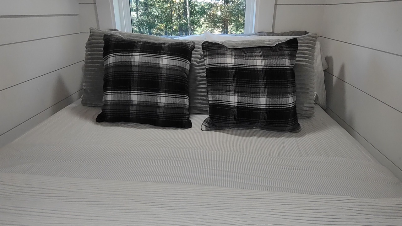Photo of Bedroom in Ashley Oaks
