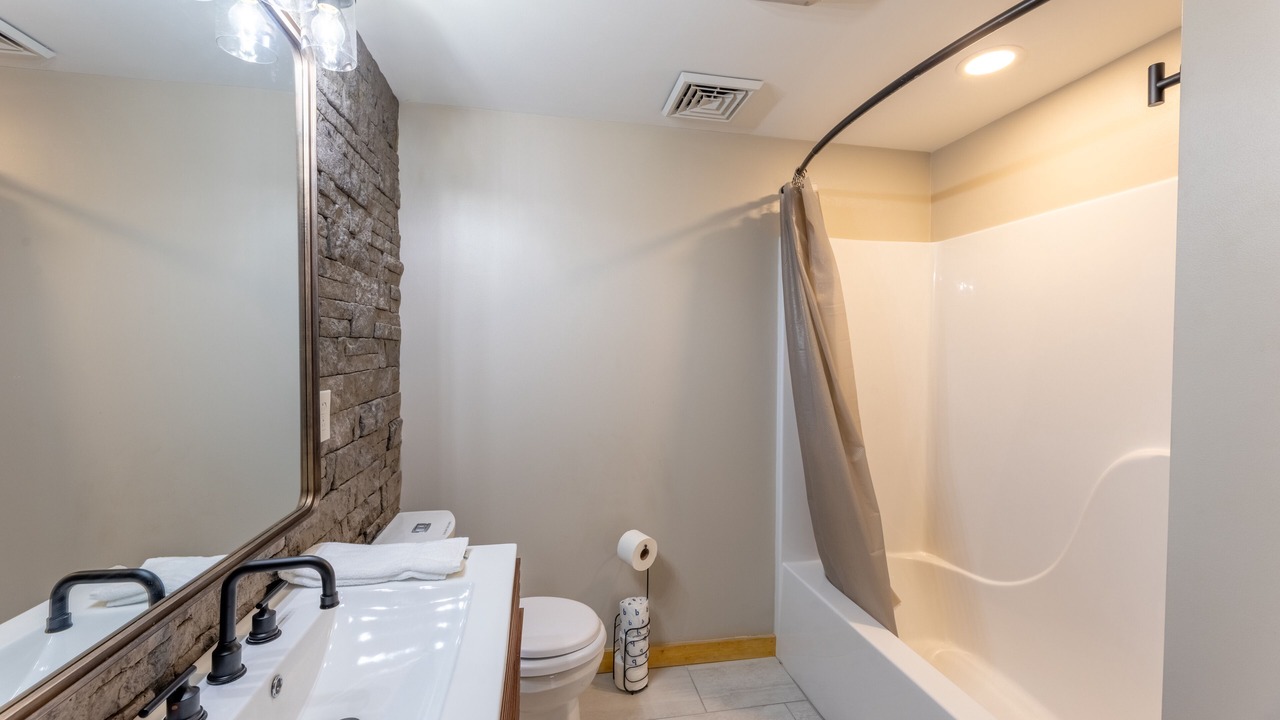 Photo of Bathroom in Mace
