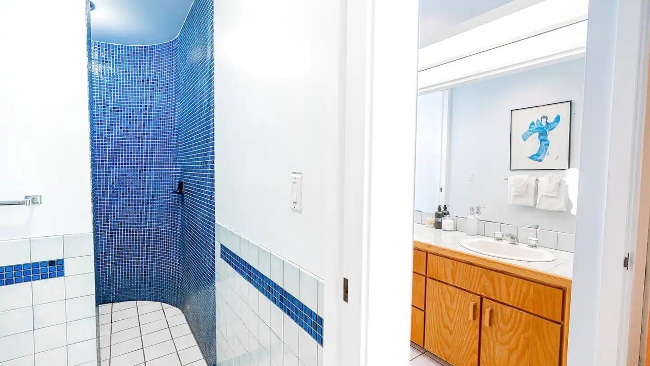 Photo of Bathroom in Hilo