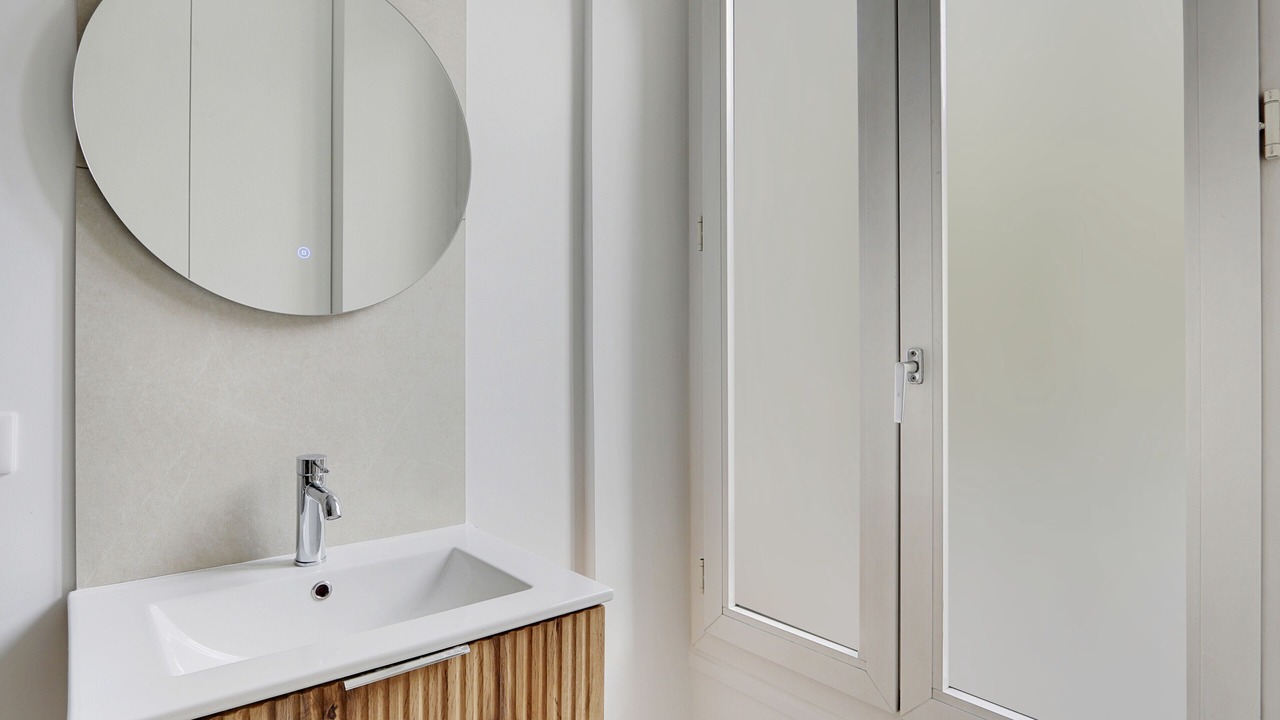 Photo of Bathroom in Charonne