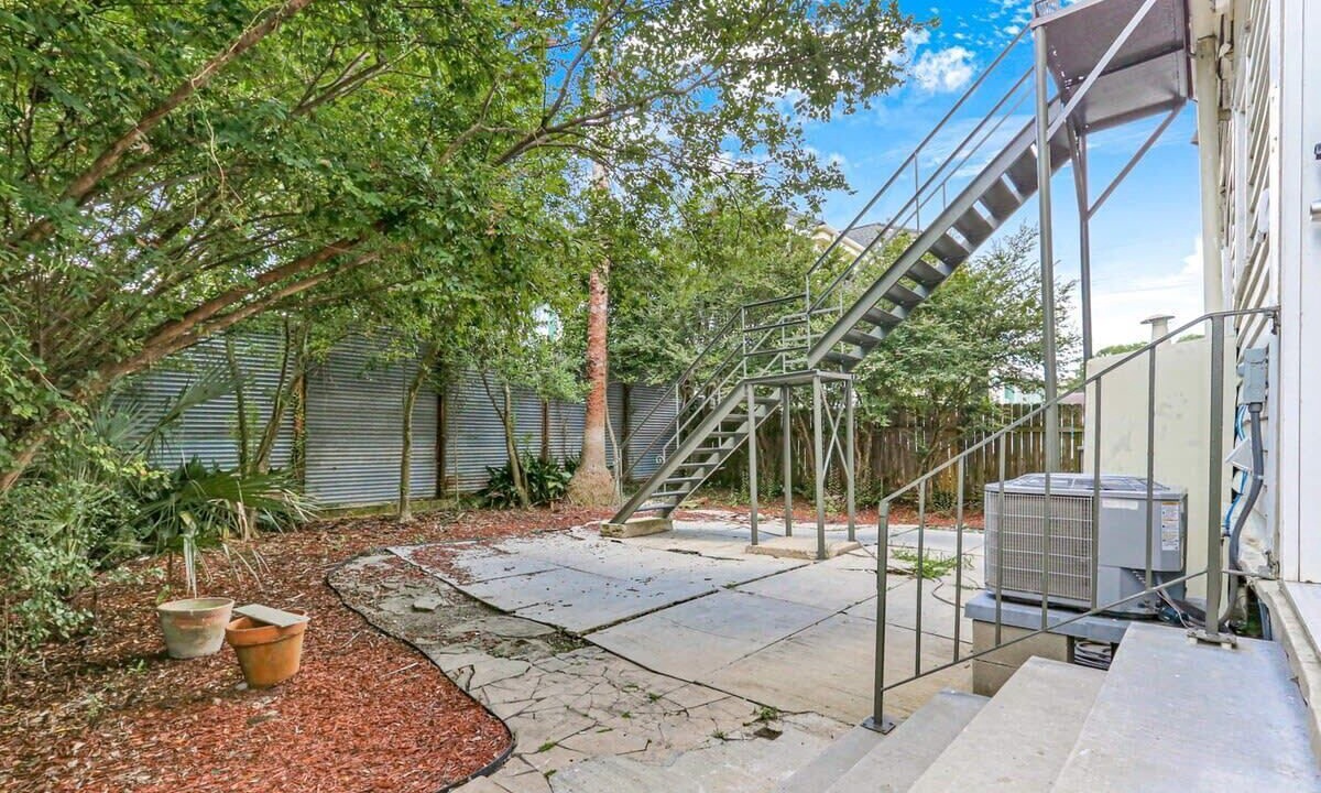 Photo of Outdoor in Mid-City