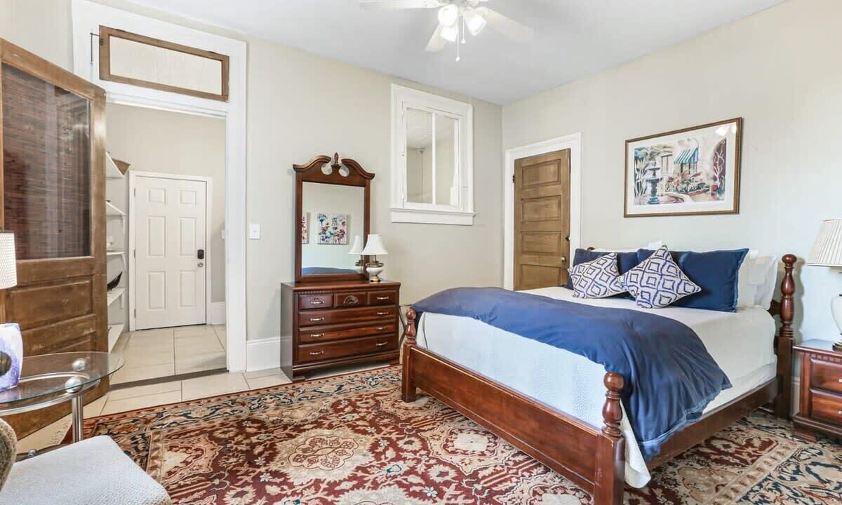 Photo of Bedroom in Mid-City