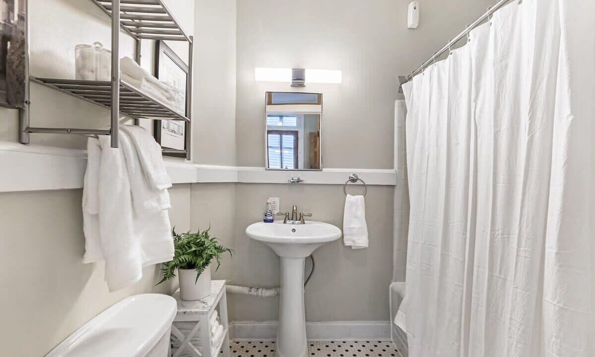 Photo of Bathroom in Mid-City