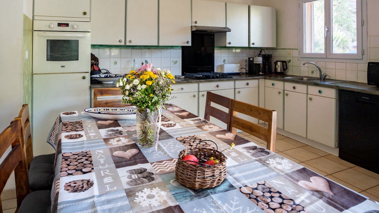Photo of Kitchen in Ensues-la-Redonne