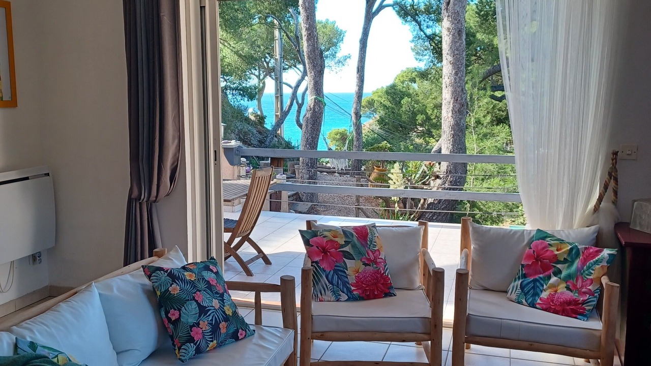 Photo of Livingroom in Ensues-la-Redonne