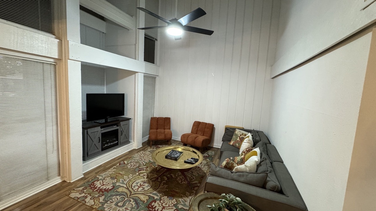 Photo of Bedroom in Point Venture