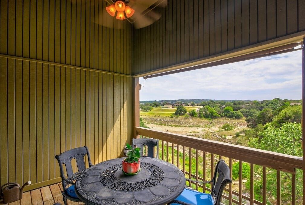 Photo of Patio Balcony in Point Venture
