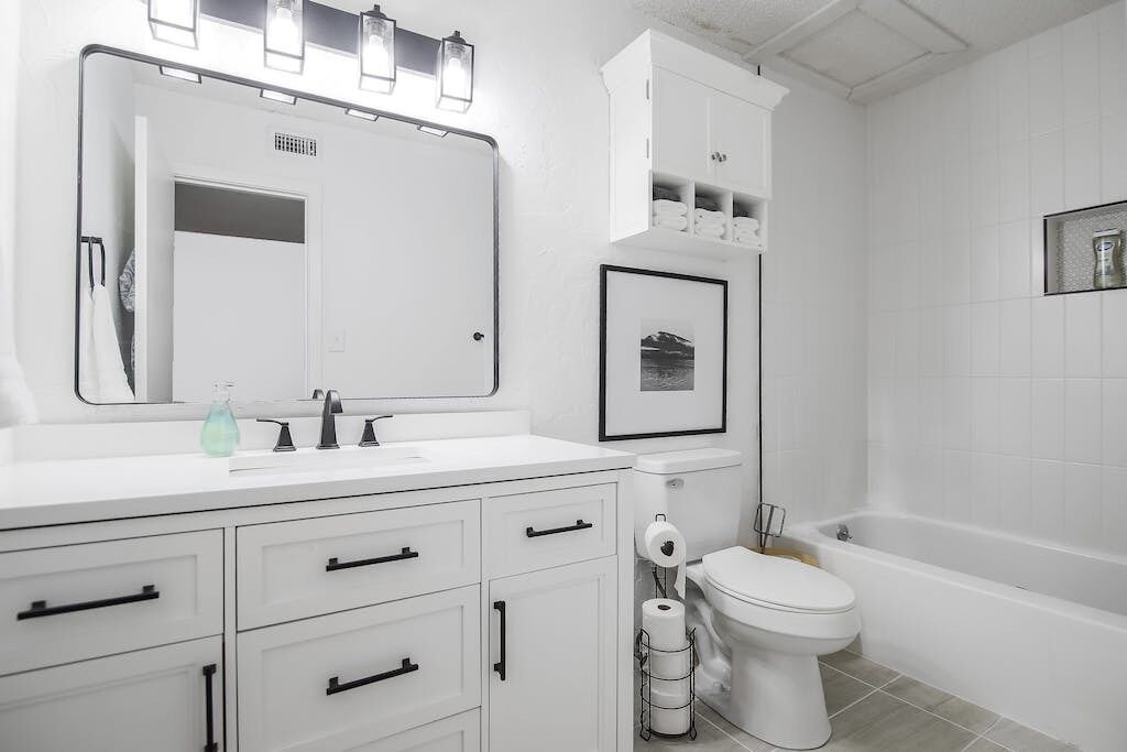 Photo of Bathroom in Point Venture