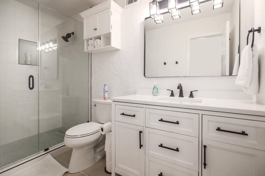 Photo of Bathroom in Point Venture