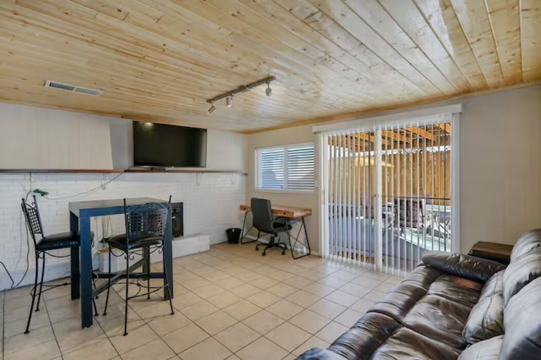 Photo of Livingroom in Uptown