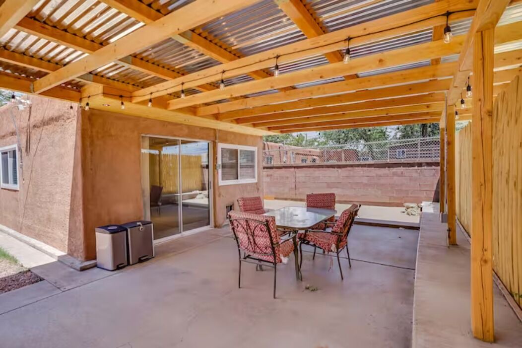 Photo of Outdoor in Uptown