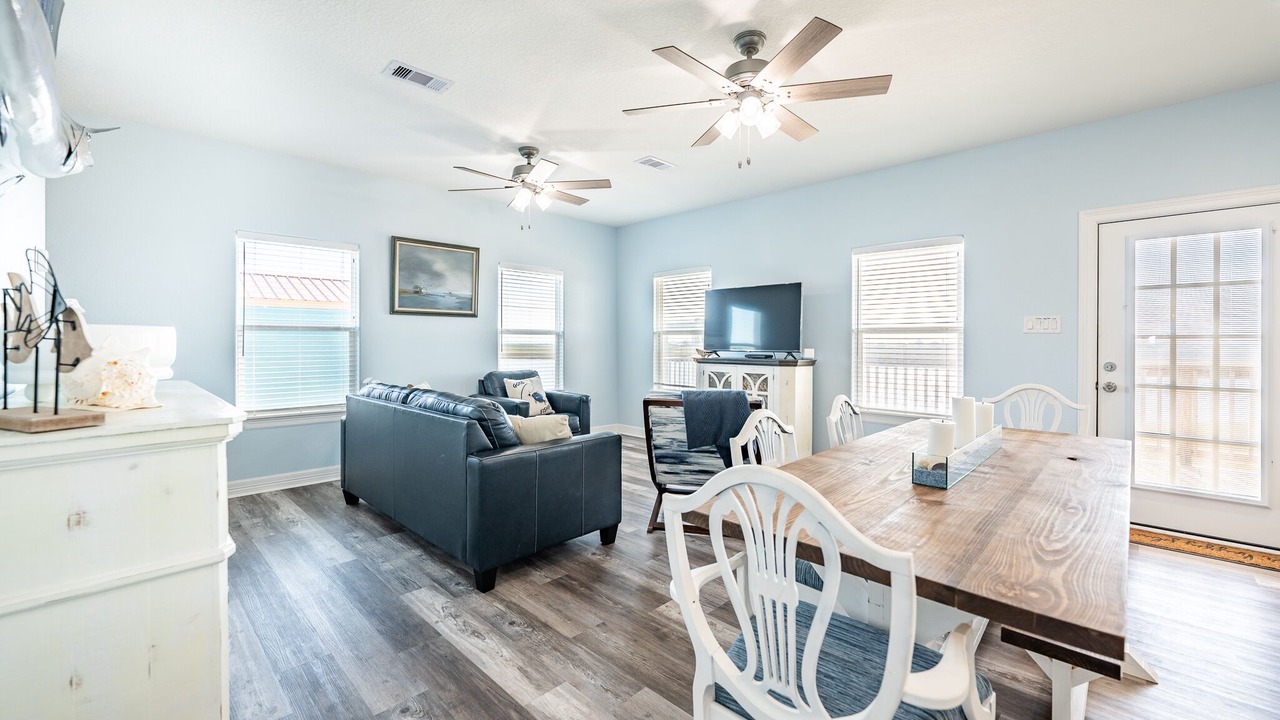 Photo of Livingroom in Cedar Lane