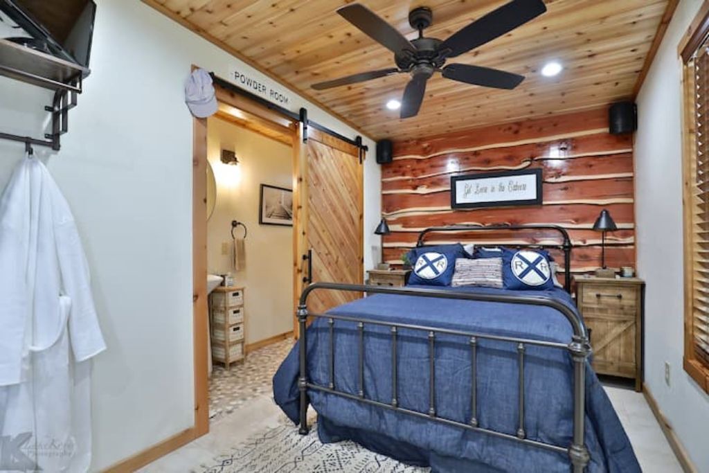 Photo of Bedroom in Baird