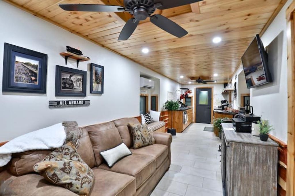 Photo of Livingroom in Baird