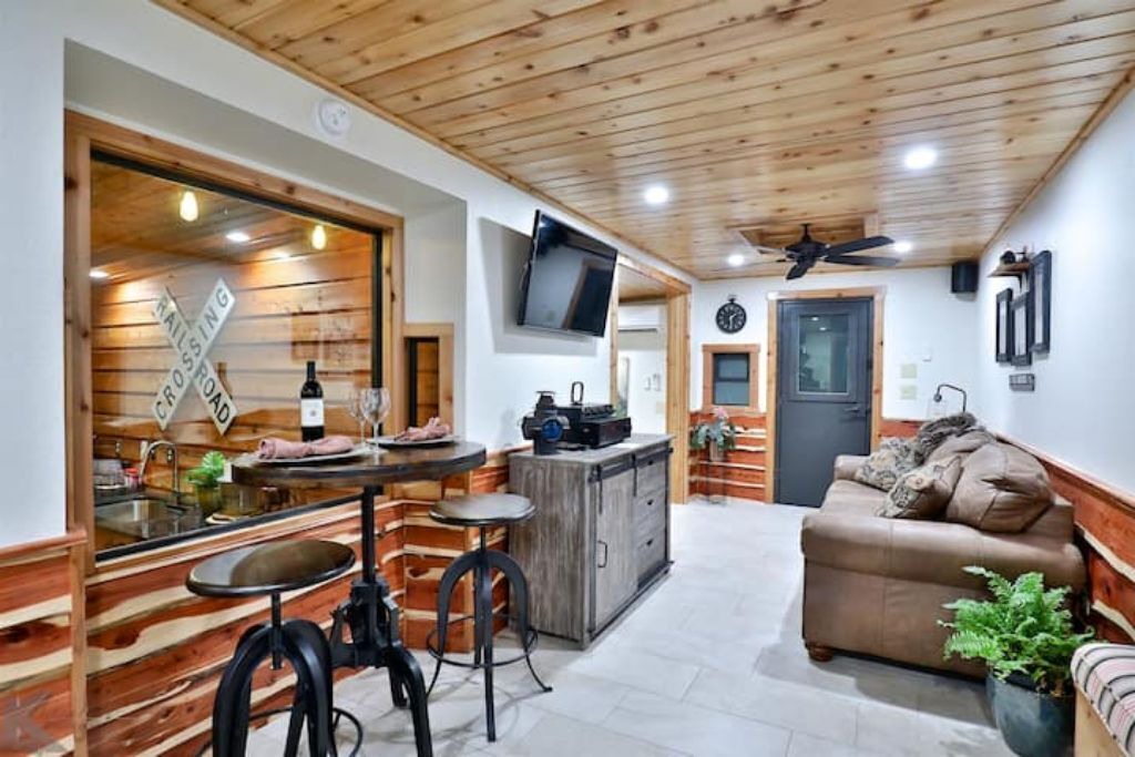 Photo of Livingroom in Baird