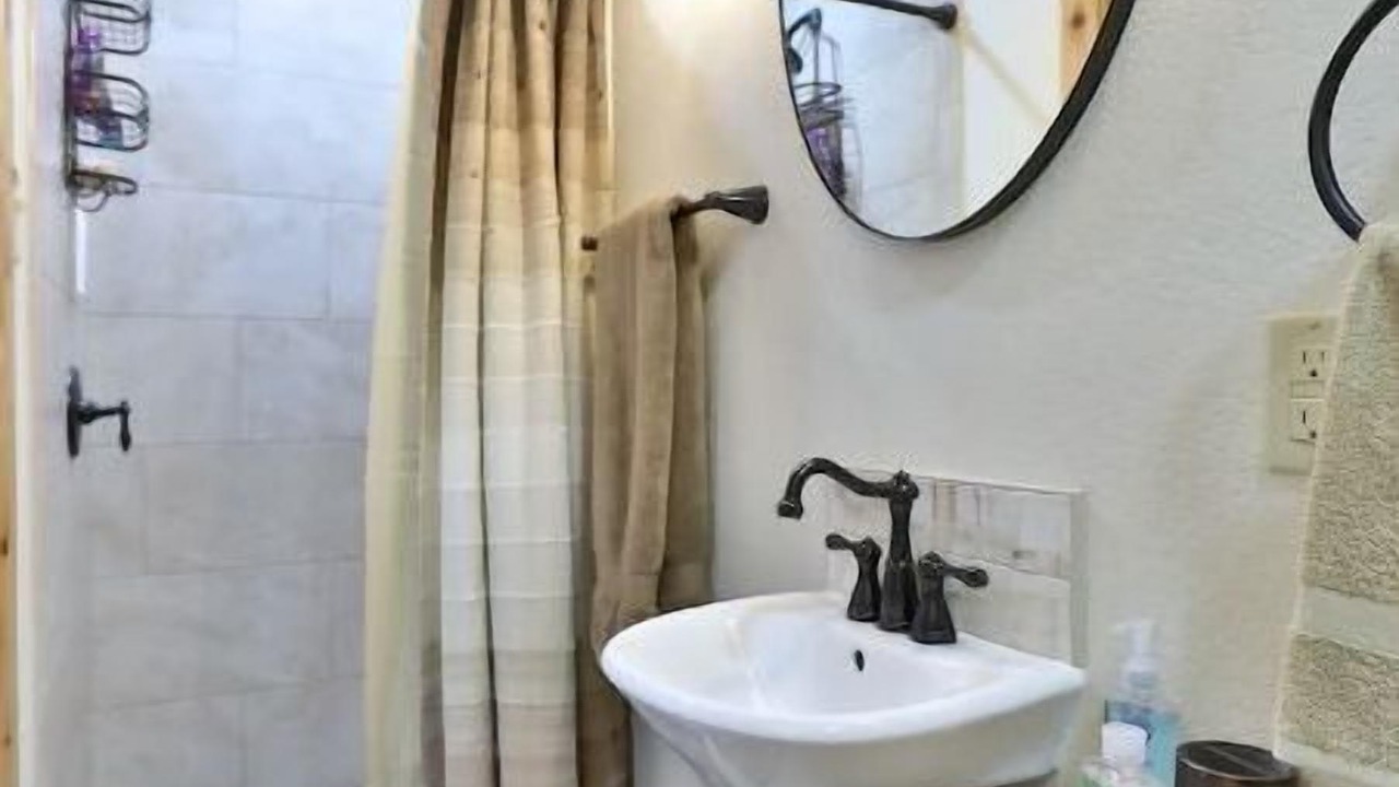 Photo of Bathroom in Baird