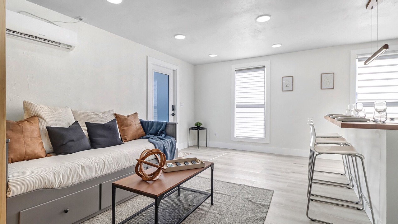 Photo of Livingroom in Golden Gate
