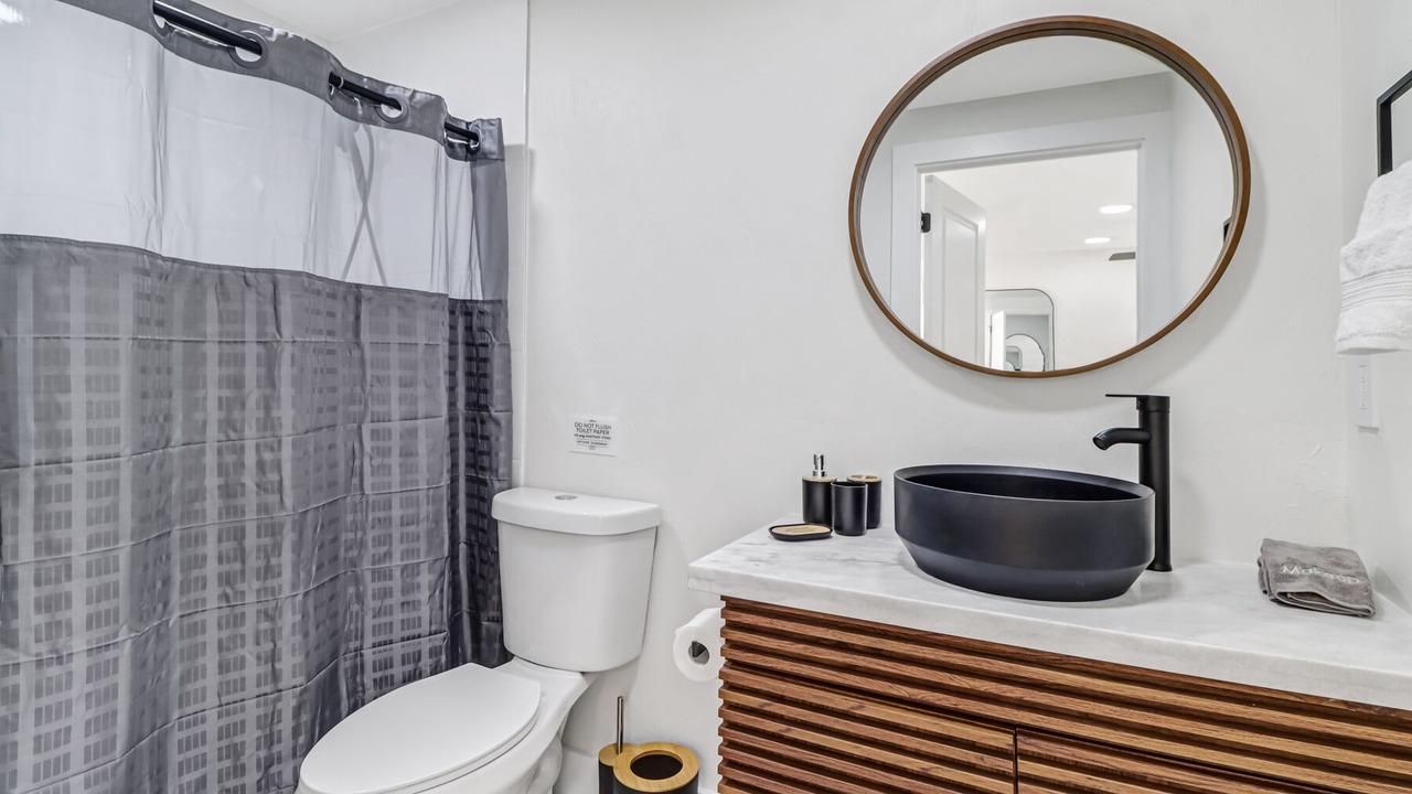 Photo of Bathroom in Golden Gate