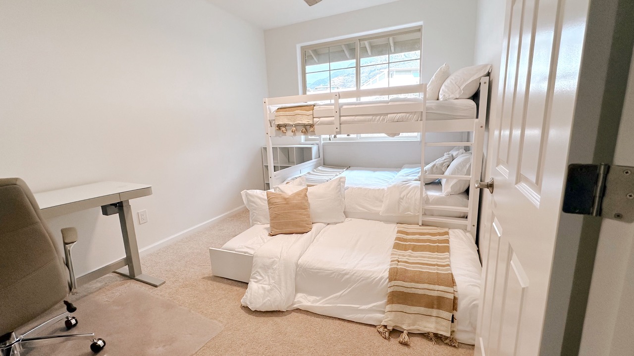 Photo of Bedroom in Makaha Valley