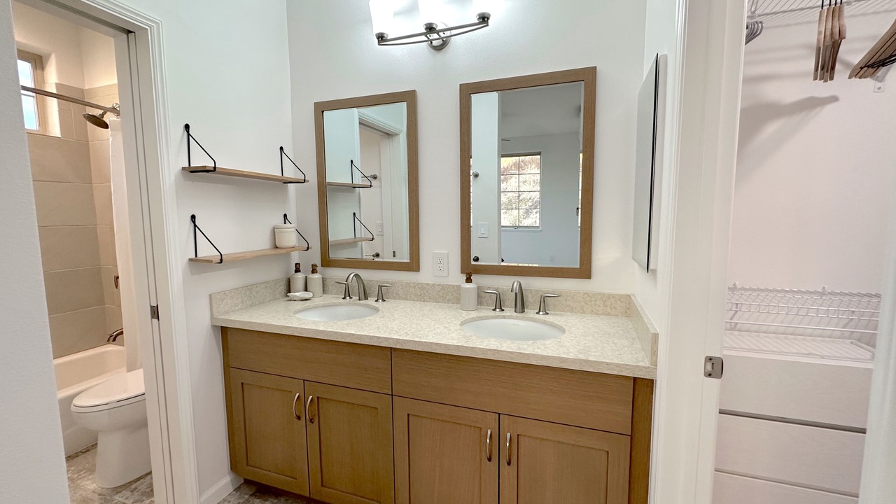 Photo of Bathroom in Makaha Valley