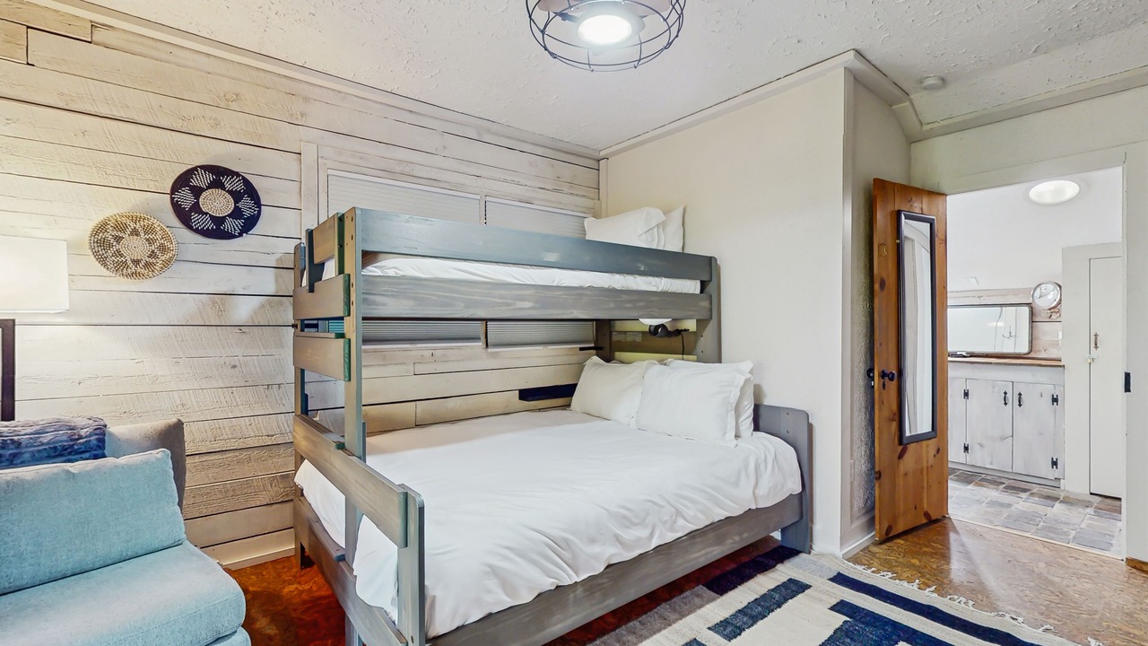 Photo of Bedroom in Horse Shoe
