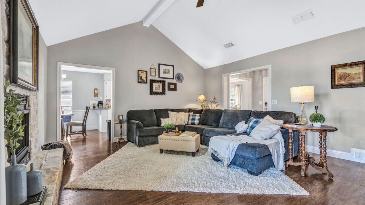 Photo of Livingroom in Allen