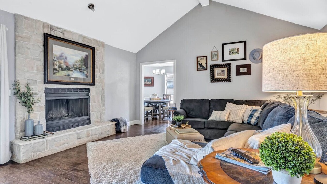 Photo of Livingroom in Allen