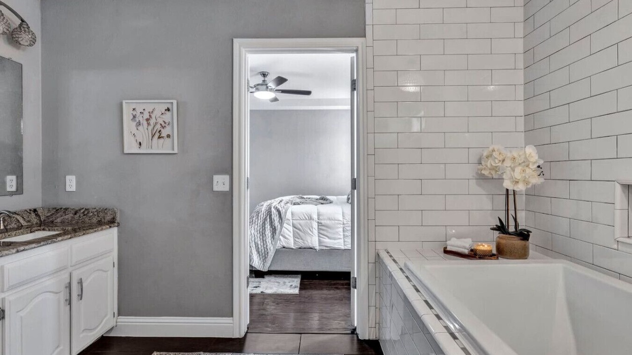 Photo of Bathroom in Allen